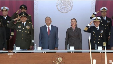 Encabeza AMLO ceremonia a los Niños Héroes