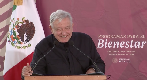 Avala AMLO a precandidatos de Morena a gubernaturas