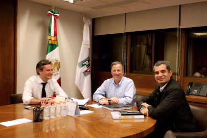 Meade y Nuño sostienen reunión