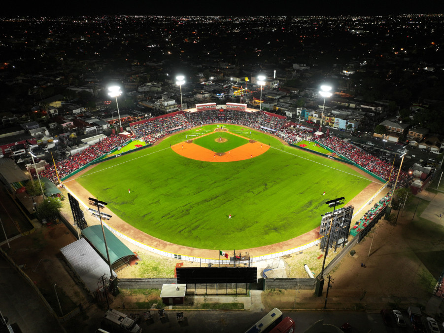 Emotiva noche béisbol une a Nuevo Laredo en el juego del 177 aniversario con triunfo de Tecos ante Charros de Jalisco