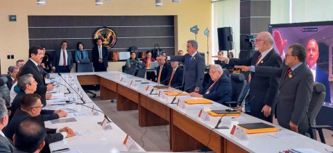 Toman protesta nuevos integrantes del Patronato de la UAT