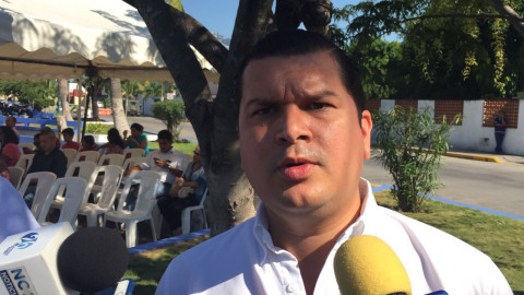 Regidor inicia sus propias campañas de descacharrizacion en Madero 