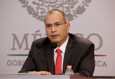 Pemex reduce ritmo de endeudamiento y alcanza positivo