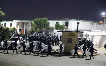 Motín en penal de Veracruz deja 7 policías muertos