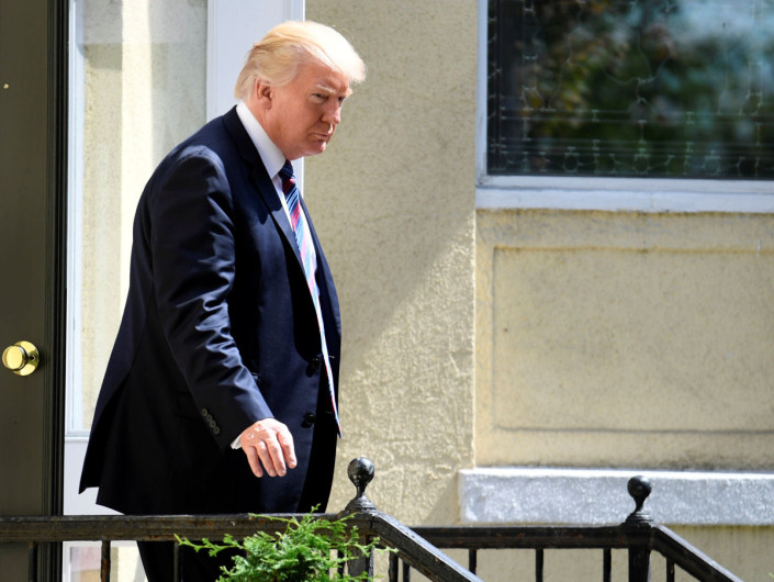 Destitución de Trump si rompe con China: Assange