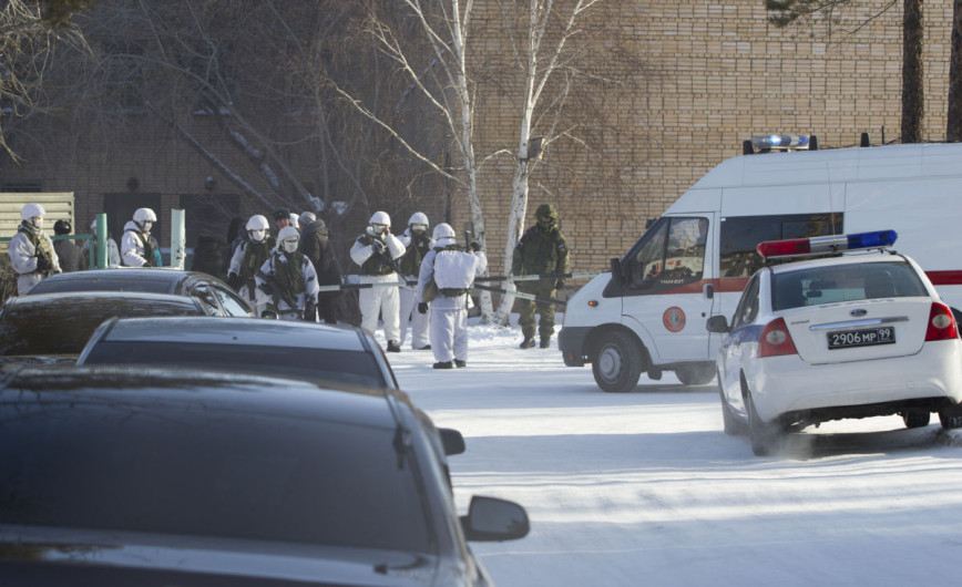 Un adolescente ataca con una hacha a sus compañeros en Rusia