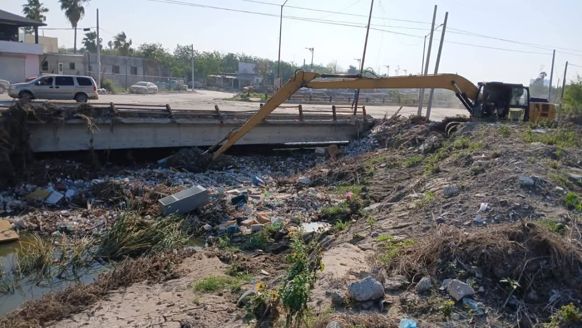 Trabaja Gobierno de Reynosa en mantenimiento de drenes y canales