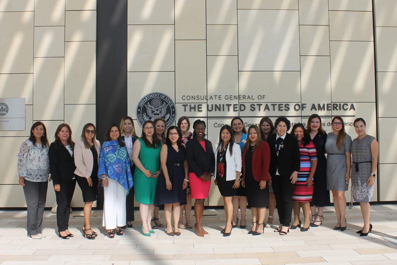 Se reúne cónsul con mujeres líderes de Matamoros