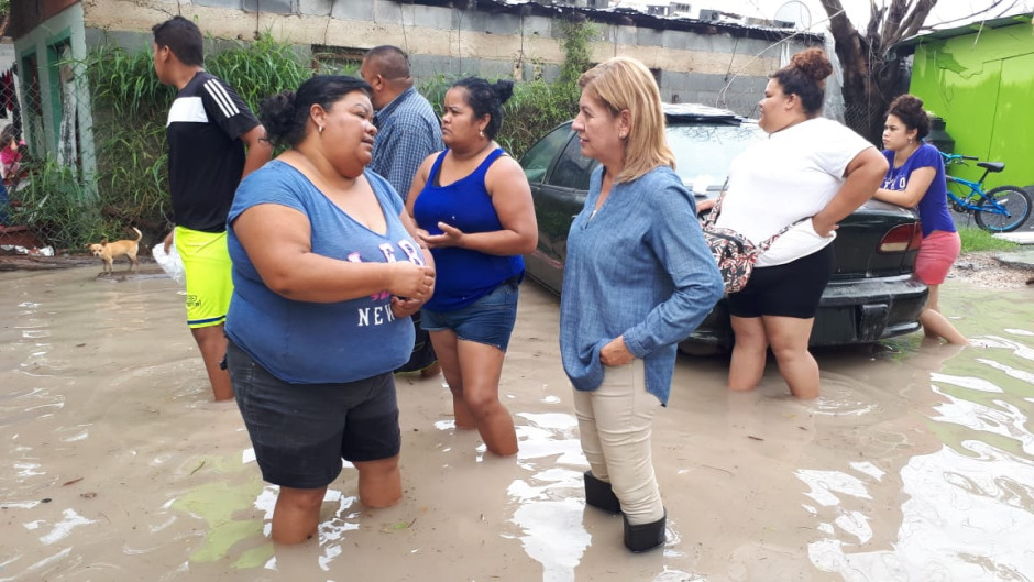 Se solidariza Juanita Sánchez con familias afectadas.
